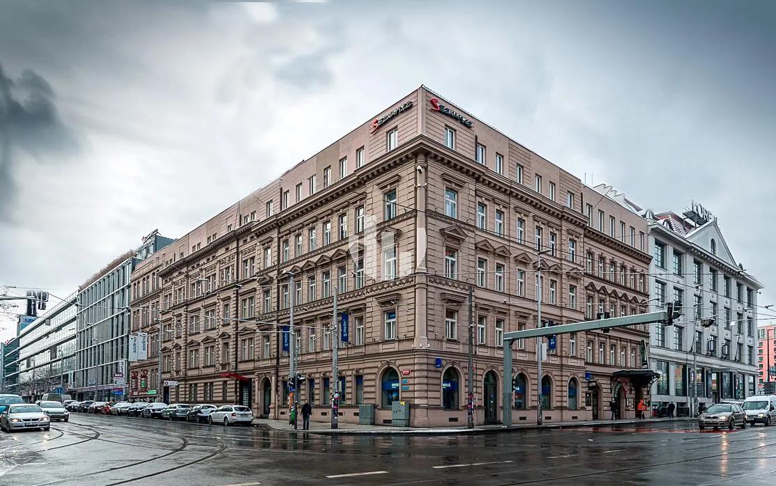 Pronájem kanceláře 173 m²